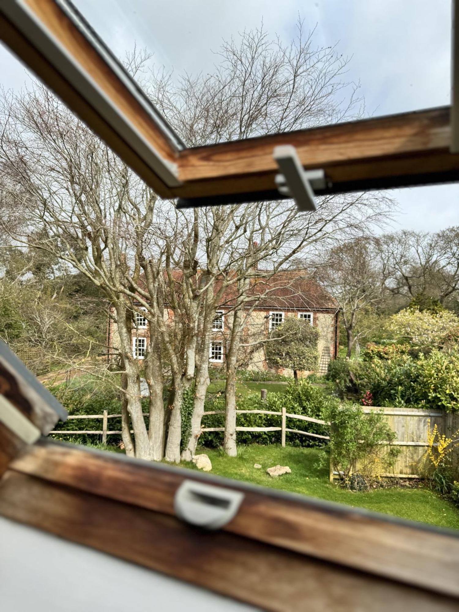'Bramley Fall Cottage' ' On Site Ev Point - Attached Cottage,3 Separate Bedrooms -1 On Ground Level, Sleeps 6, 2 Bathrooms, Sandy Wittering Beach 8Min Drive, Rural Location, Child Friendly, Small Breed Dog Friendly, Private Parking Chichester Exteriör bild