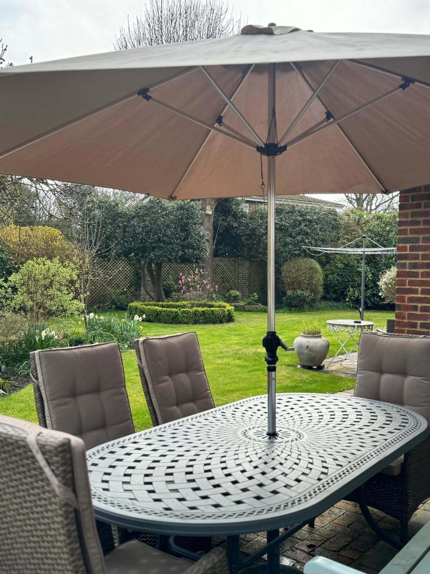 'Bramley Fall Cottage' ' On Site Ev Point - Attached Cottage,3 Separate Bedrooms -1 On Ground Level, Sleeps 6, 2 Bathrooms, Sandy Wittering Beach 8Min Drive, Rural Location, Child Friendly, Small Breed Dog Friendly, Private Parking Chichester Exteriör bild